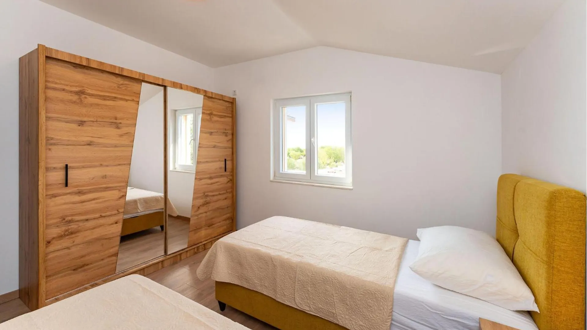 3 Bedroom Stunning Home In Benkovac Holiday home