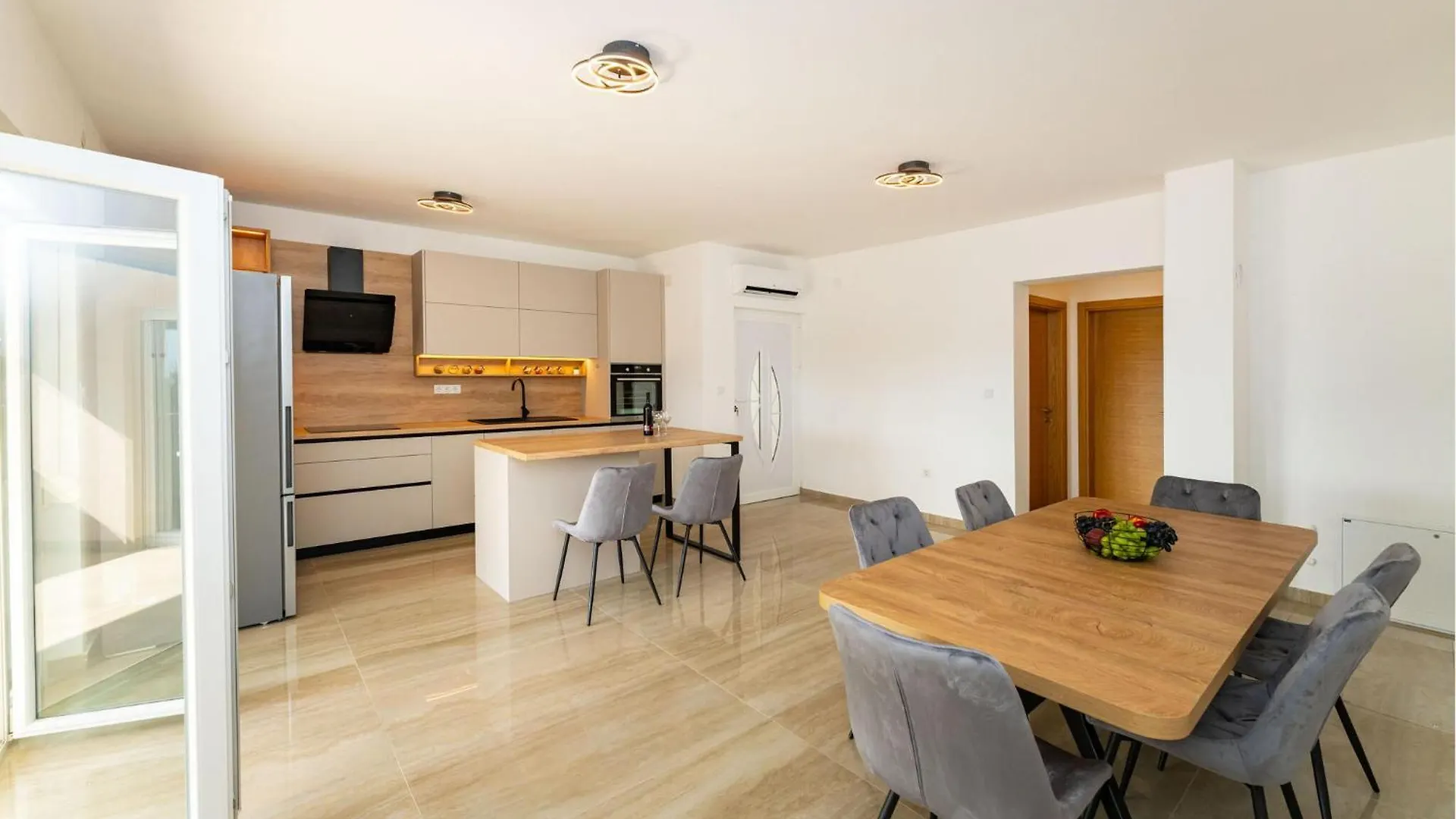 Holiday home 3 Bedroom Stunning Home In Benkovac Croatia