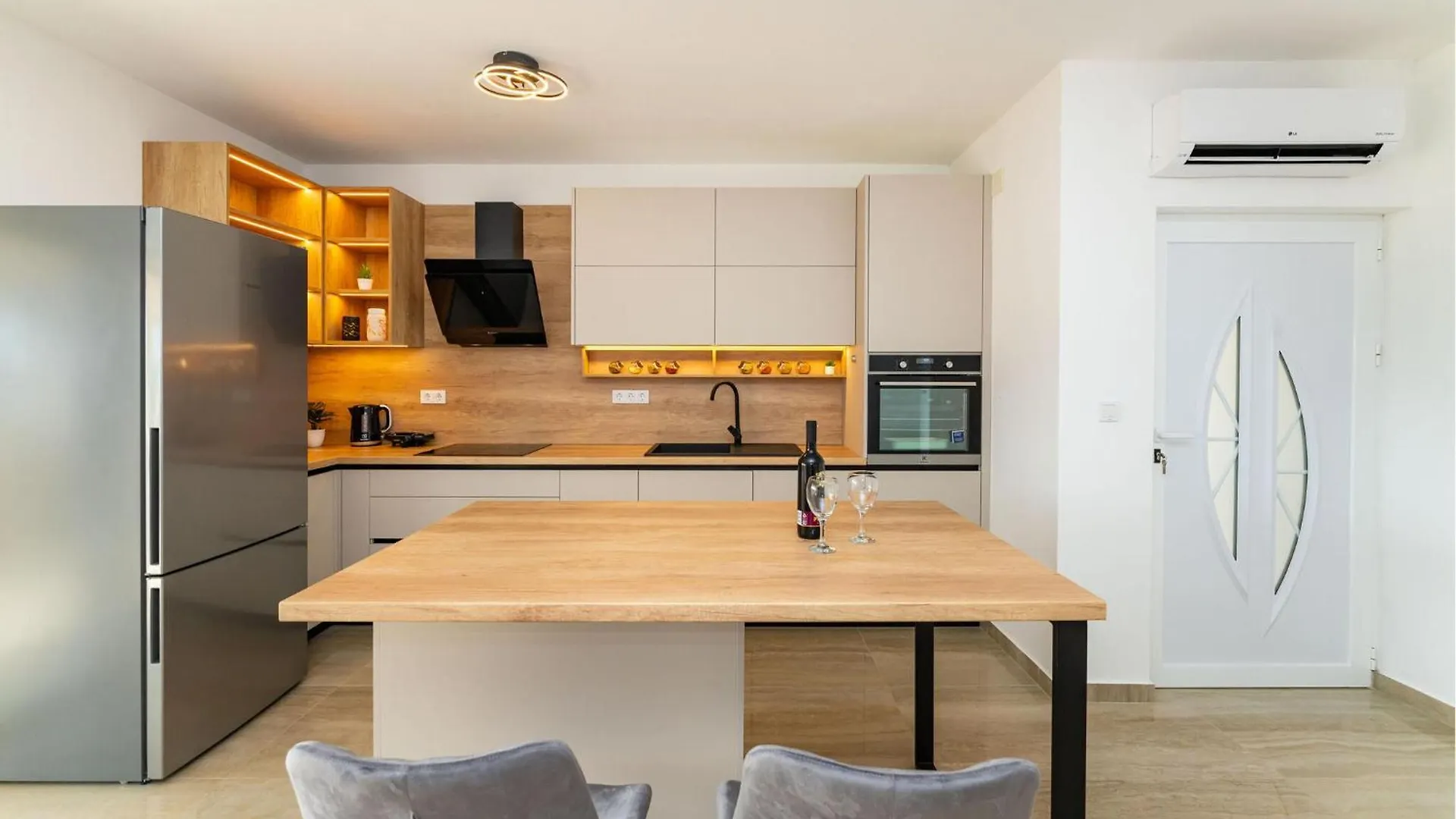 3 Bedroom Stunning Home In Benkovac 0*,